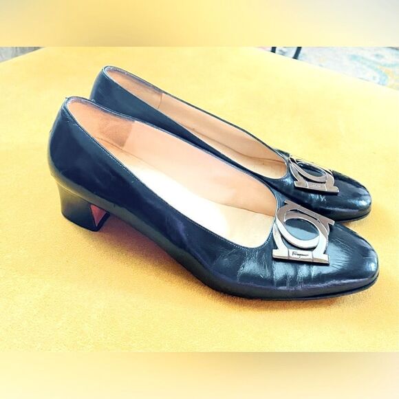 Salvatore Ferragamo Block Heel Pump Silver Hardware 8.5B - Picture 1 of 11